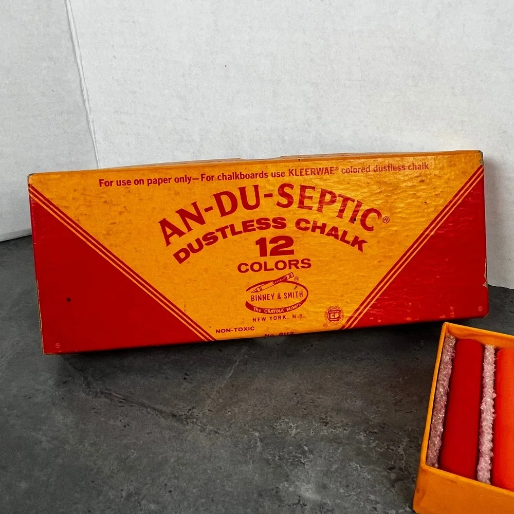 Vintage Binney & Smith An-Du-Septic‎ Dustless Chalk 12 Colors No 6112 USA Made